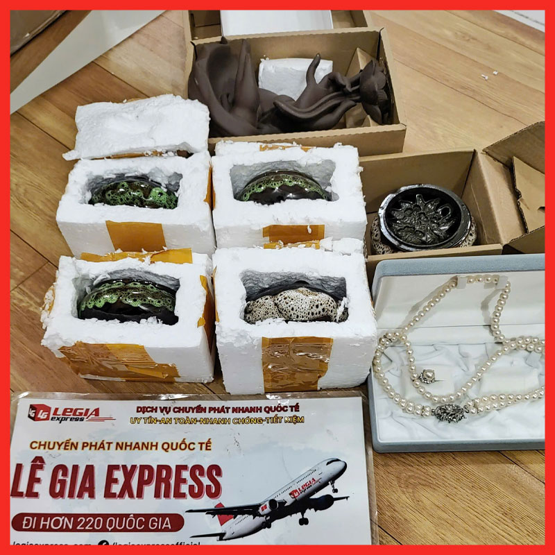 gui-trang-suc-di-my-legiaexpress-5