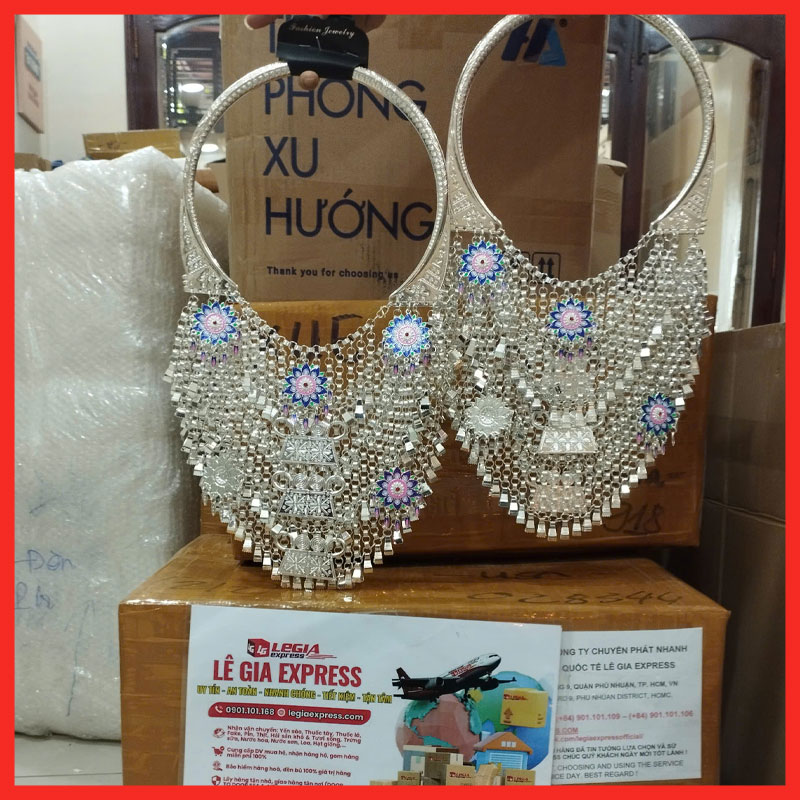 bao-gia-cuoc-gui-hang-di-duc-qua-buu-dien-tai-tphcm-2025-legiaexpress-4